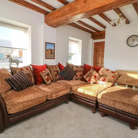 1 Rodgers Mews * Malton
